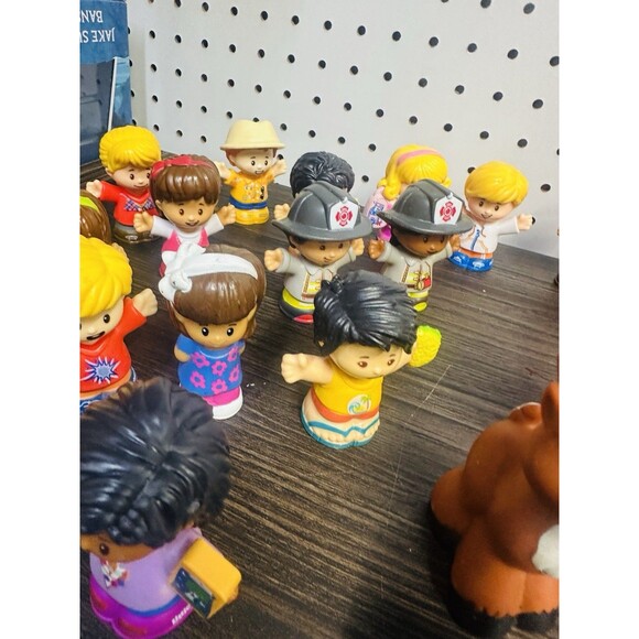 FISHER PRICE LITTLE PEOPLE LOT ( 31 ) PRINCESS,TOY STORY, PROFESSIONS & PARTS - Picture 12 of 14